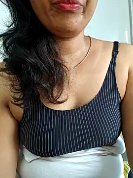 Snapshot of Radhika_rekha_kannada chatting on 05-29-26, 10:43 Radhika rekha kannada online show from 05-29-26, 10:43