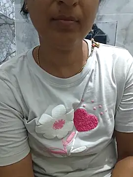 Snapshot of Radhika_rekha_kannada chatting on 05-15-26, 05:11 Radhika rekha kannada online show from 05-15-26, 05:11