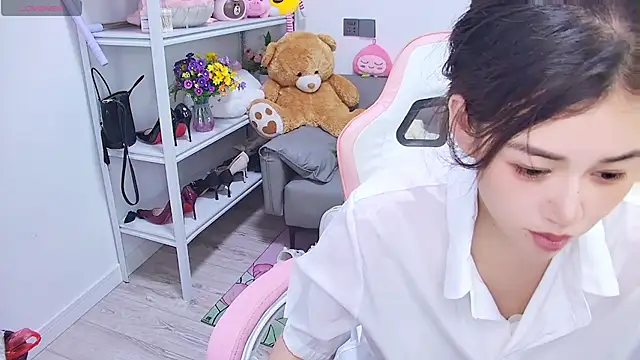 Snapshot of QinQin-888 chatting on 07-13-26, 12:26 QinQin-888 online show from 07-13-26, 12:26