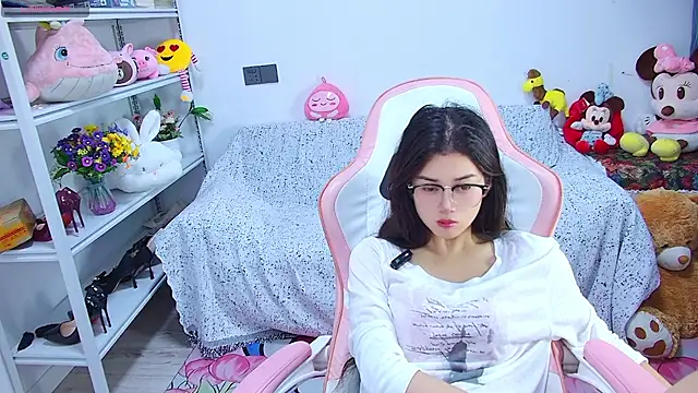 Snapshot of QinQin-888 chatting on 06-15-26, 11:15 QinQin-888 online show from 06-15-26, 11:15