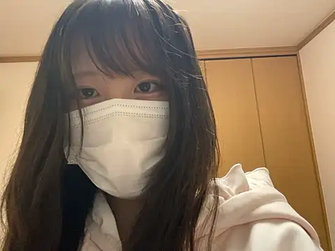 Snapshot of miniminimo_o chatting on 06-18-26, 11:37 miniminimo o online show from 06-18-26, 11:37