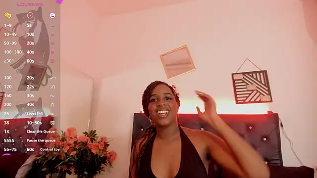 Snapshot of Bella_Roussee chatting on 05-28-26, 12:22 Bella Roussee online show from 05-28-26, 12:22