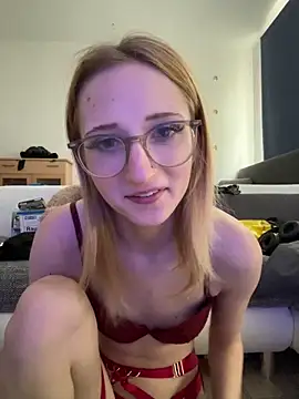 Snapshot of LauraundSteve_ chatting on 06-03-26, 03:06 LauraundSteve online show from 06-03-26, 03:06