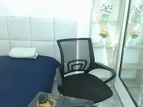 Snapshot of ivytemptation chatting on 06-17-26, 12:37 ivytemptation online show from 06-17-26, 12:37