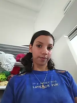 Snapshot of DaliaKhemu chatting on 06-21-26, 12:33 DaliaKhemu online show from 06-21-26, 12:33