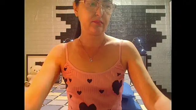 Ada Vera online show from 05-19-26, 01:40