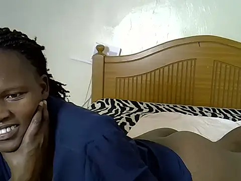 Snapshot of Sexxyfrey chatting on 05-18-26, 04:12 Sexxyfrey online show from 05-18-26, 04:12