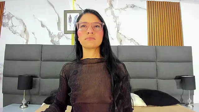 Snapshot of SophiieCalloway1 chatting on 06-03-26, 02:18 SophiieCalloway1 online show from 06-03-26, 02:18