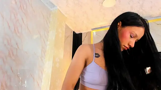 Snapshot of SophiieCalloway1 chatting on 05-21-26, 02:25 SophiieCalloway1 online show from 05-21-26, 02:25