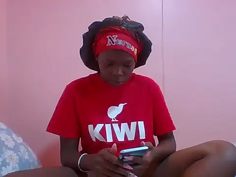 Snapshot of shantell_1 chatting on 05-31-26, 05:13 shantell 1 online show from 05-31-26, 05:13