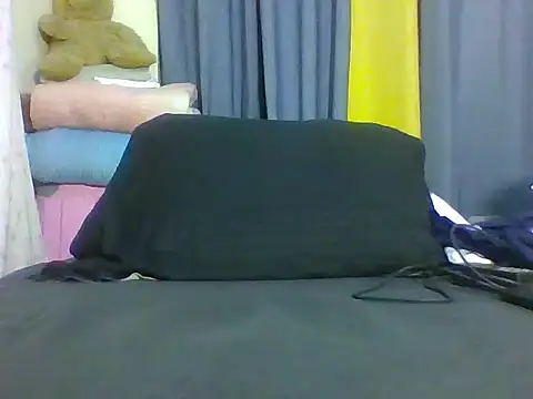 Snapshot of petite_hottie chatting on 06-18-26, 06:57 petite hottie online show from 06-18-26, 06:57