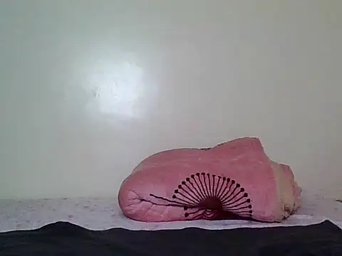 Snapshot of petite_hottie chatting on 05-22-26, 08:40 petite hottie online show from 05-22-26, 08:40