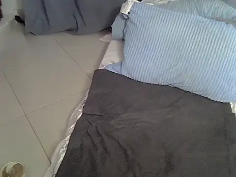 Snapshot of petite_hottie chatting on 07-23-26, 11:40 petite hottie online show from 07-23-26, 11:40
