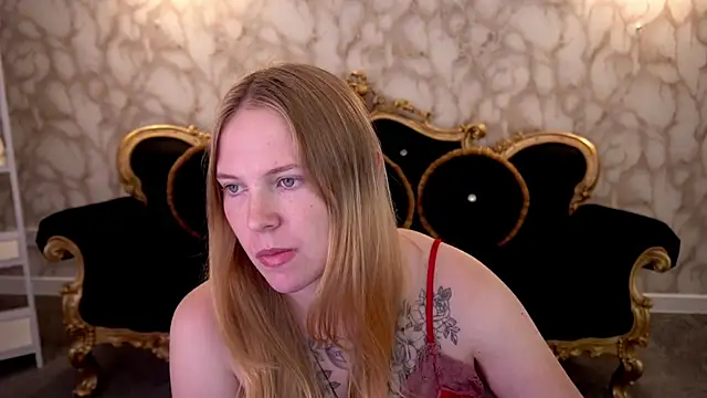 Snapshot of NikkyReyyy chatting on 07-11-26, 05:41 NikkyReyyy online show from 07-11-26, 05:41