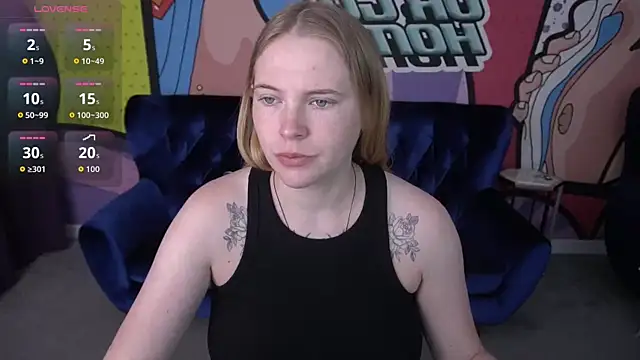 Snapshot of NikkyReyyy chatting on 06-15-26, 05:29 NikkyReyyy online show from 06-15-26, 05:29