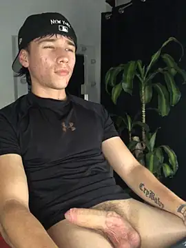 Snapshot of Salvatore_angelo chatting on 05-28-26, 03:25 Salvatore angelo online show from 05-28-26, 03:25