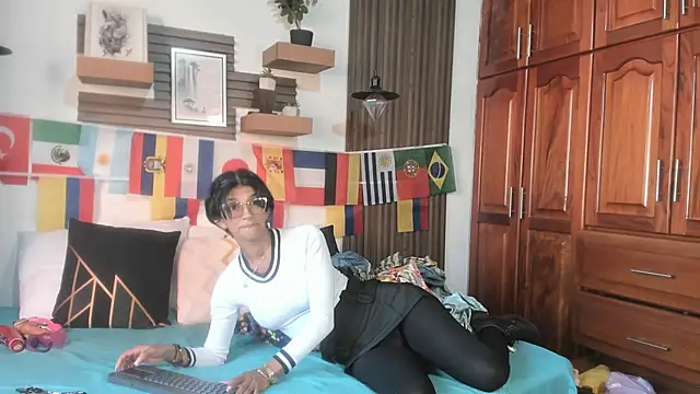 Snapshot of Evaa_campbell chatting on 06-27-26, 12:22 Evaa campbell online show from 06-27-26, 12:22
