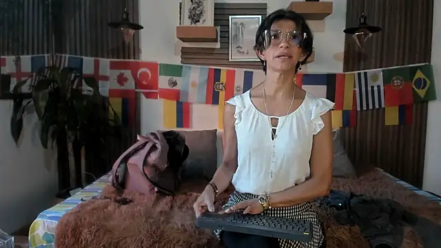 Snapshot of Evaa_campbell chatting on 07-11-26, 12:27 Evaa campbell online show from 07-11-26, 12:27