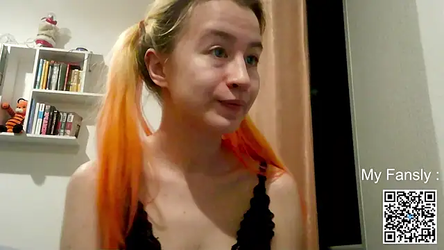 Snapshot of Emilya201 chatting on 05-22-26, 09:46 Emilya201 online show from 05-22-26, 09:46