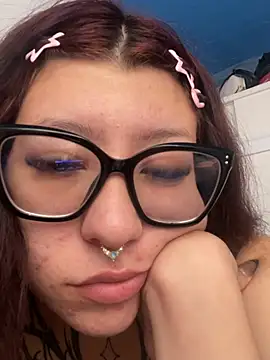 Snapshot of SeraphineSL chatting on 05-22-26, 02:15 SeraphineSL online show from 05-22-26, 02:15