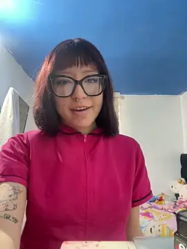 Snapshot of SeraphineSL chatting on 05-18-26, 03:28 SeraphineSL online show from 05-18-26, 03:28