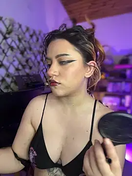 Snapshot of NikkiNix chatting on 05-31-26, 01:06 NikkiNix online show from 05-31-26, 01:06