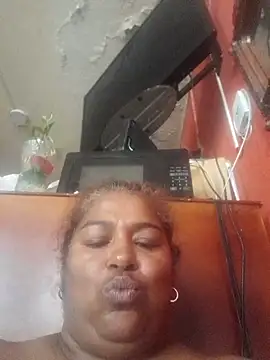 Snapshot of Megansquirt69 chatting on 05-19-26, 07:43 Megansquirt69 online show from 05-19-26, 07:43