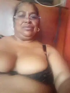Snapshot of Megansquirt69 chatting on 05-25-26, 03:00 Megansquirt69 online show from 05-25-26, 03:00