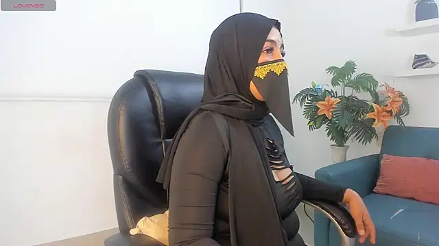 Snapshot of ailinn_sahara chatting on 05-19-26, 04:08 ailinn sahara online show from 05-19-26, 04:08