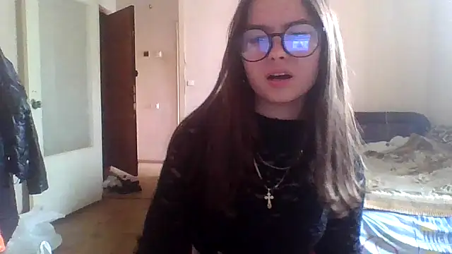 Snapshot of Bellochka201 chatting on 05-27-26, 08:43 Bellochka201 online show from 05-27-26, 08:43