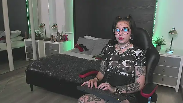 Snapshot of inkedsinners_ chatting on 05-20-26, 12:35 inkedsinners online show from 05-20-26, 12:35