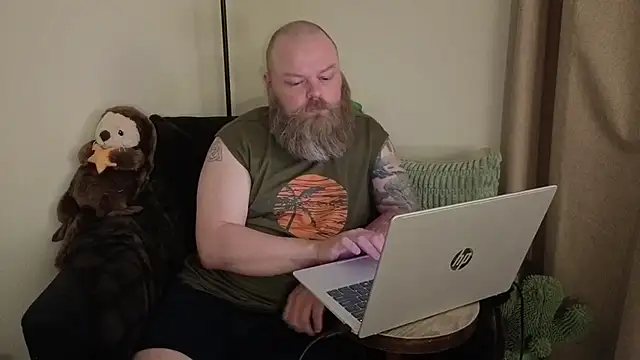 Snapshot of TeddyBearBrian chatting on 05-16-26, 03:05 TeddyBearBrian online show from 05-16-26, 03:05