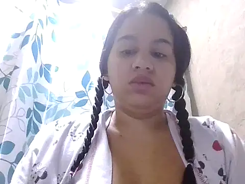 Snapshot of tifanny27 chatting on 05-28-26, 01:06 tifanny27 online show from 05-28-26, 01:06