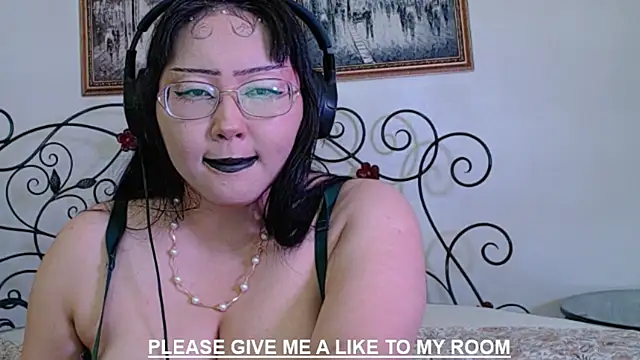 Snapshot of pikpikpikachu chatting on 07-14-26, 08:19 pikpikpikachu online show from 07-14-26, 08:19