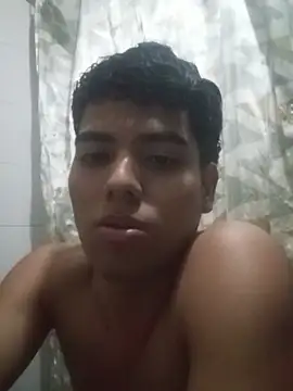 Snapshot of fercho_2311 chatting on 06-10-26, 02:57 fercho 2311 online show from 06-10-26, 02:57