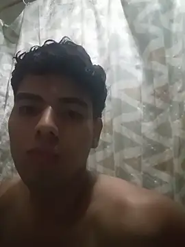 Snapshot of fercho_2311 chatting on 06-11-26, 10:45 fercho 2311 online show from 06-11-26, 10:45