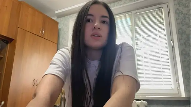 Snapshot of CarolineRu chatting on 05-25-26, 10:03 CarolineRu online show from 05-25-26, 10:03