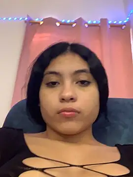Snapshot of Paula-sinz chatting on 05-19-26, 09:33 Paula-sinz online show from 05-19-26, 09:33