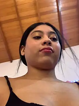 Snapshot of Paula-sinz chatting on 05-21-26, 10:51 Paula-sinz online show from 05-21-26, 10:51