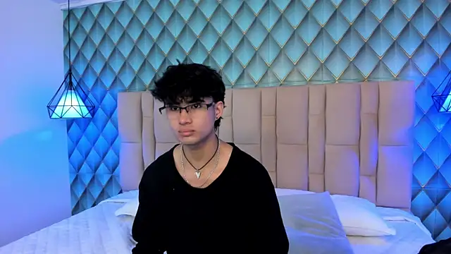 Snapshot of Sofia-Ethan chatting on 06-24-26, 12:26 Sofia-Ethan online show from 06-24-26, 12:26