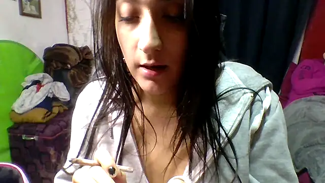 Snapshot of MaiaExotic chatting on 06-05-26, 01:54 MaiaExotic online show from 06-05-26, 01:54