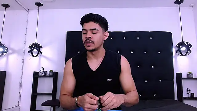 Snapshot of Dannesh_ chatting on 07-11-26, 04:13 Dannesh online show from 07-11-26, 04:13