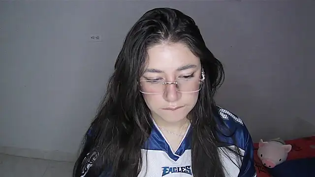 Snapshot of alythia chatting on 05-22-26, 02:42 alythia online show from 05-22-26, 02:42