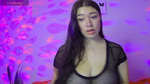 Snapshot of alythia chatting on 05-31-26, 01:44 alythia online show from 05-31-26, 01:44