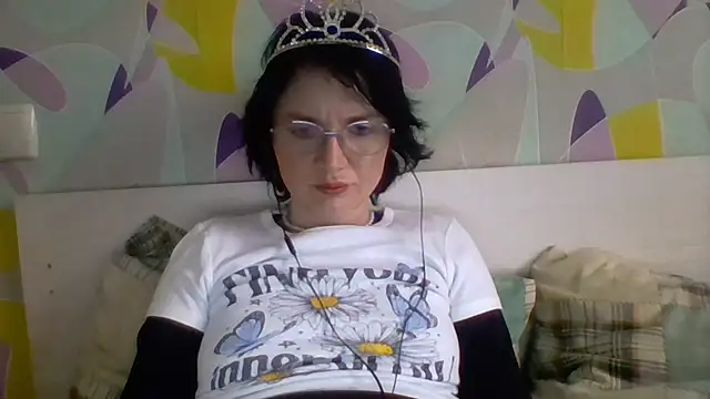 Snapshot of Diana_sosala chatting on 07-01-26, 11:43 Diana sosala online show from 07-01-26, 11:43