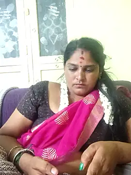 Snapshot of mynatamil143 chatting on 06-11-26, 05:43 mynatamil143 online show from 06-11-26, 05:43