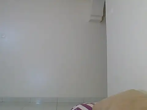 Snapshot of dollface_bela chatting on 06-12-26, 11:30 dollface bela online show from 06-12-26, 11:30