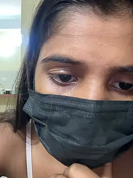 Snapshot of Poonam-Ray chatting on 07-06-26, 06:31 Poonam-Ray online show from 07-06-26, 06:31