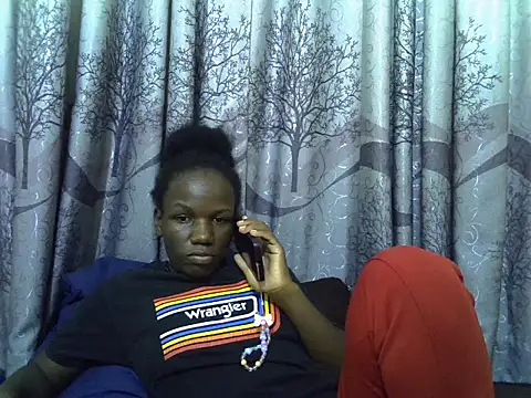 Snapshot of Sweet_elisa001 chatting on 06-04-26, 05:28 Sweet elisa001 online show from 06-04-26, 05:28