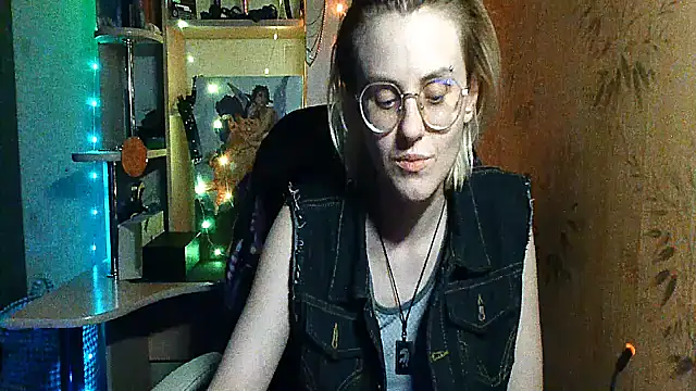 Snapshot of __Freya___ chatting on 05-19-26, 09:33 Freya online show from 05-19-26, 09:33